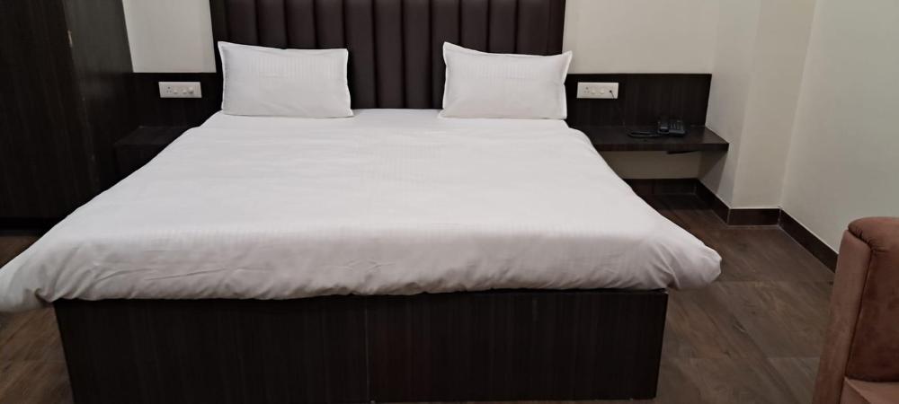 hotel govindam elite