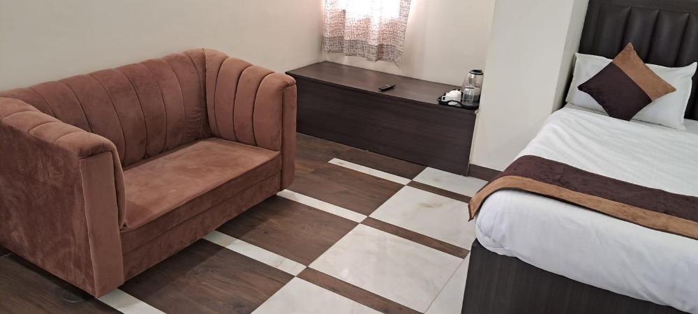 hotel govindam elite