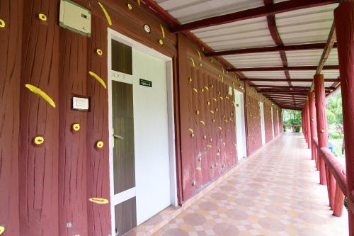 townhouse oak gorumara jungle resort