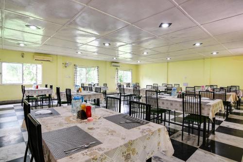 townhouse oak gorumara jungle resort