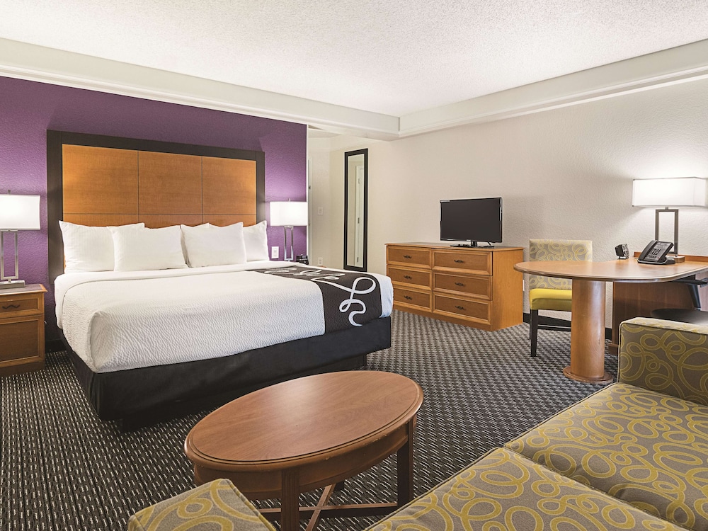 la quinta inn and suites by wyndham miami airport east