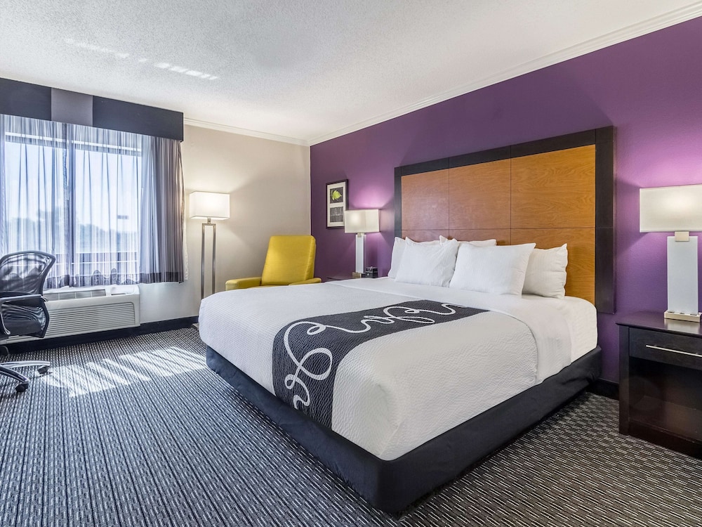 la quinta inn and suites by wyndham miami airport east