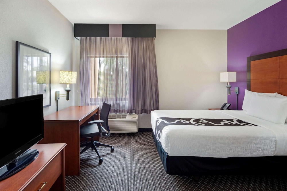 la quinta inn and suites by wyndham miami airport east