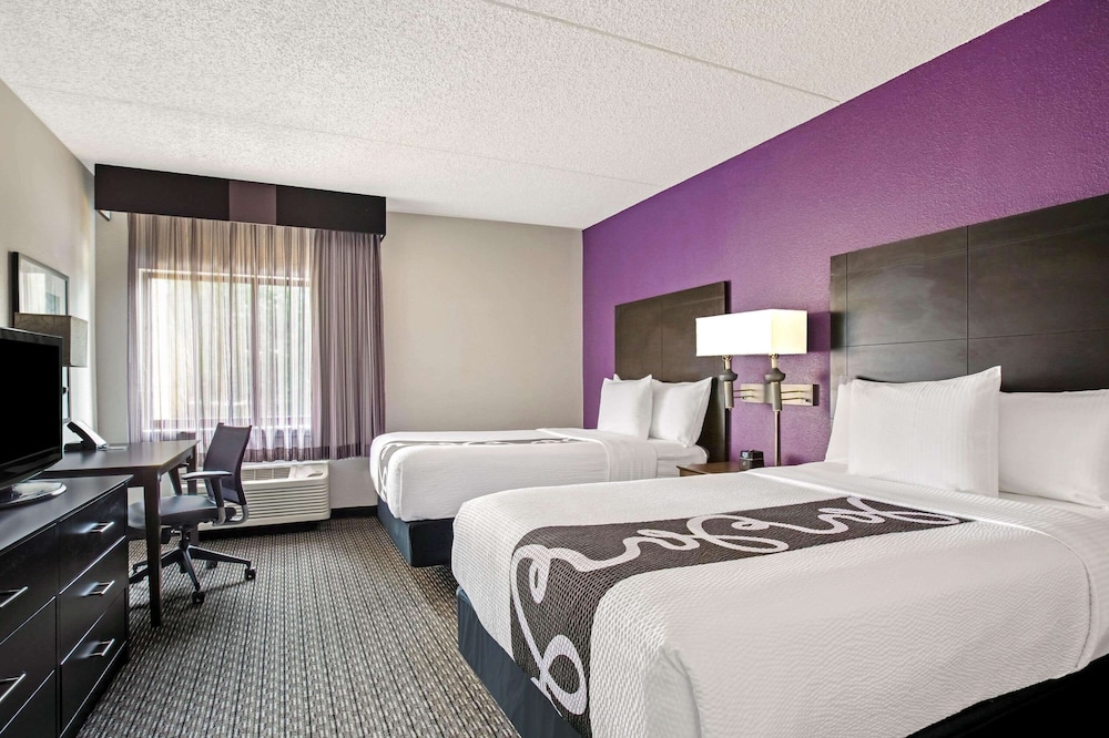 la quinta inn and suites by wyndham miami airport east