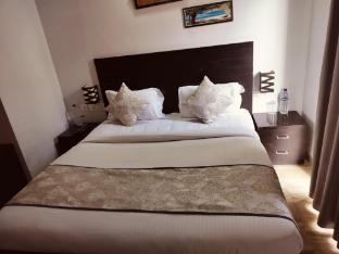 citrine suites and resorts vrindavan