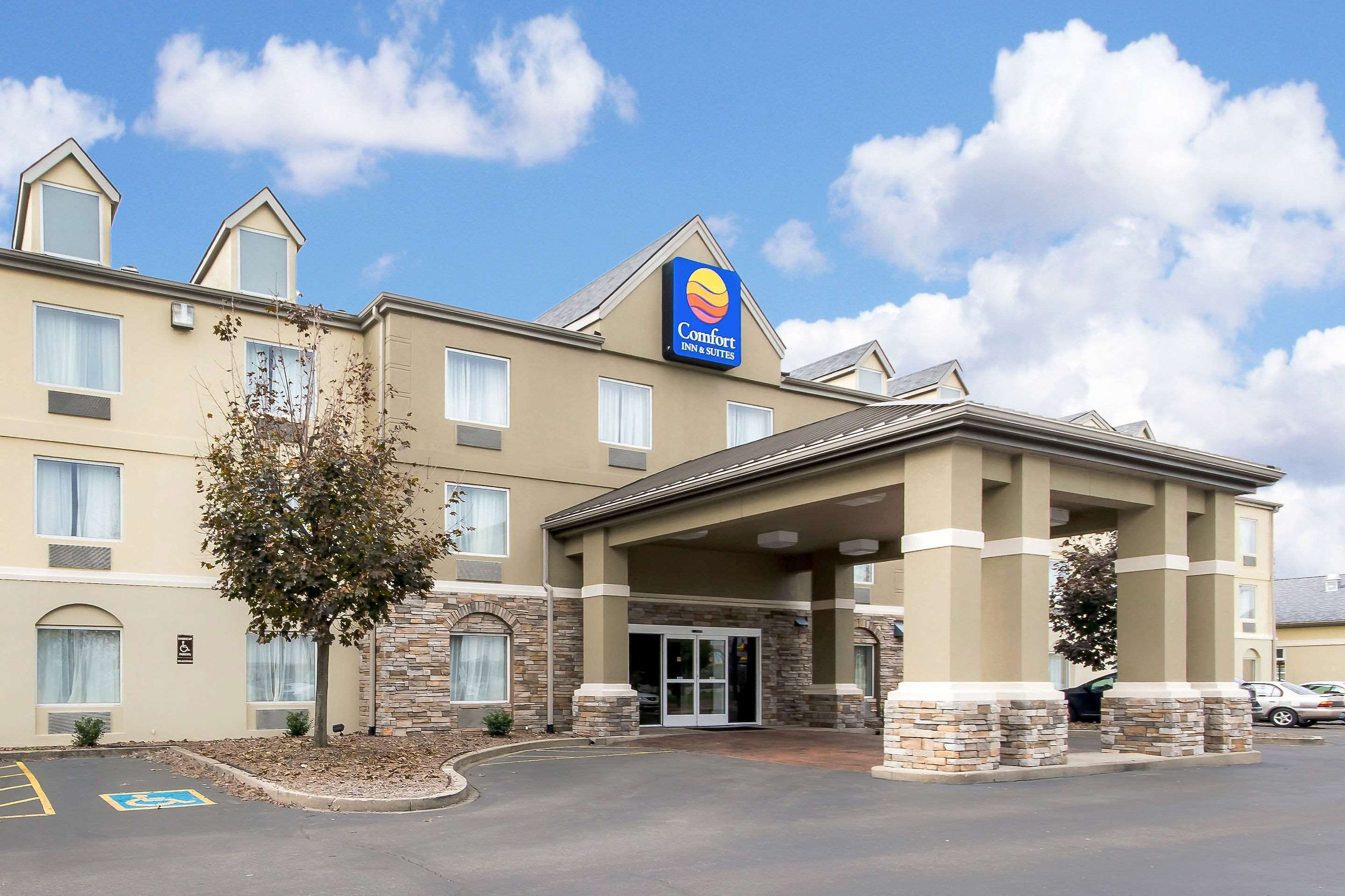fairfield inn and suites by marriott louisville airport