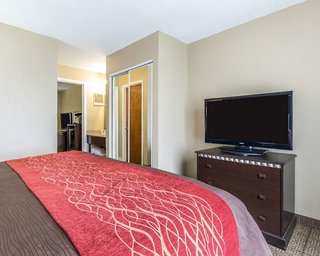 fairfield inn and suites by marriott louisville airport