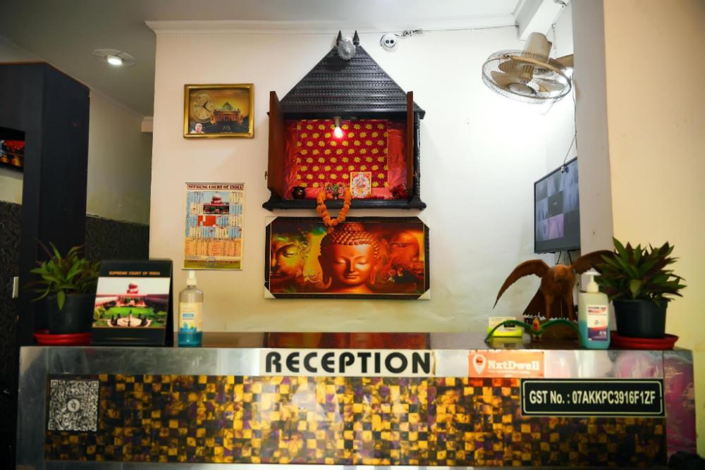 surya inn 1 min walk in from nizamuddin railway