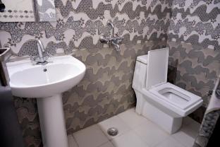 surya inn 1 min walk in from nizamuddin railway