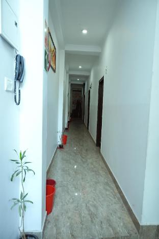 surya inn 1 min walk in from nizamuddin railway