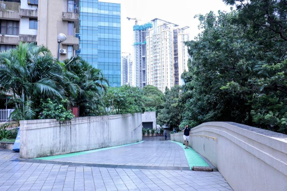 classy 1 bhk near viviana mall with parking