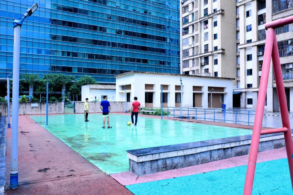 classy 1 bhk near viviana mall with parking