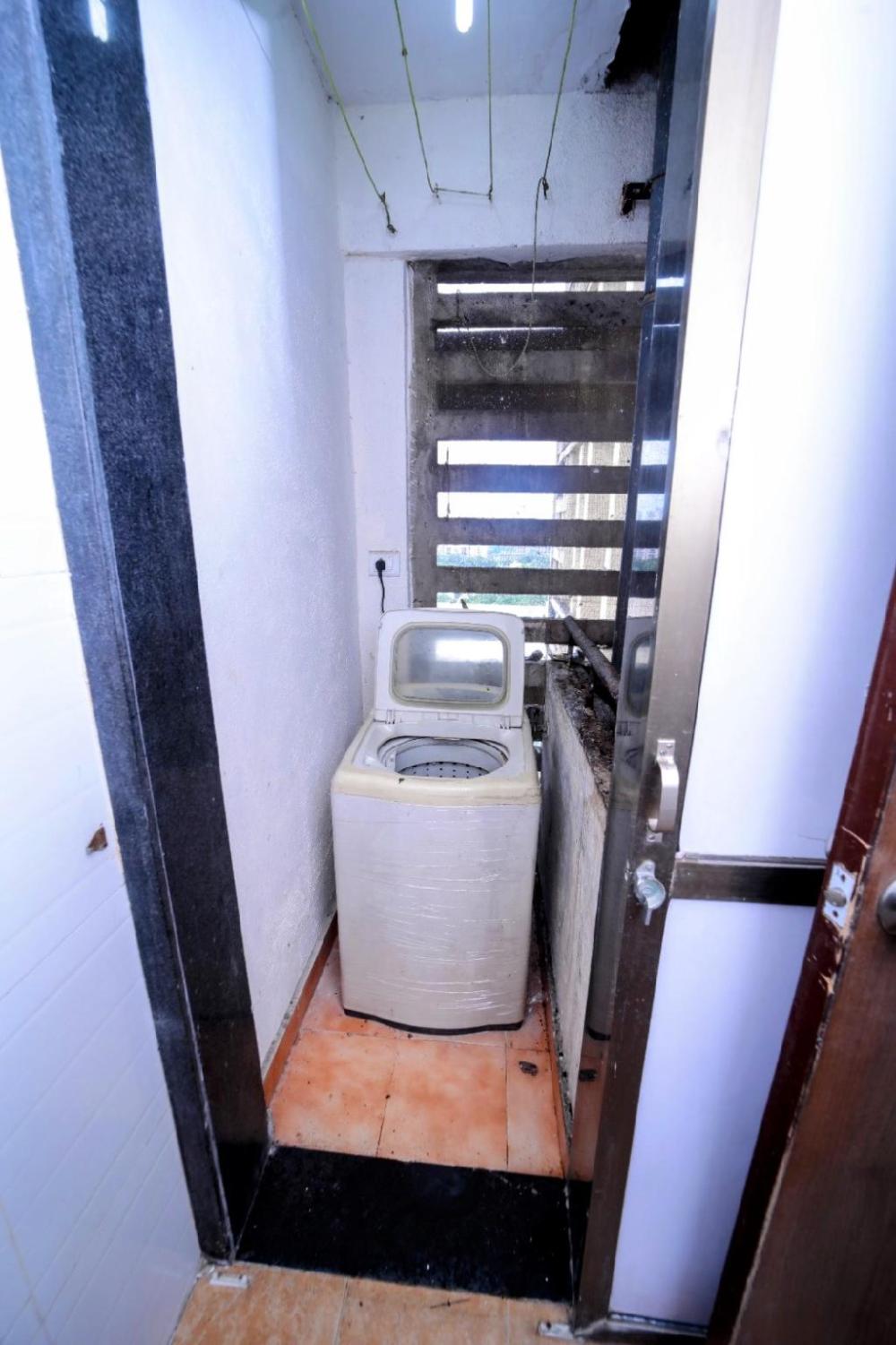 classy 1 bhk near viviana mall with parking