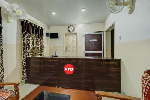 hotel o 819125 hotel shiv tripti and banquet hall