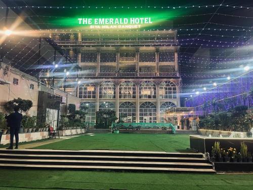 the emerald hotel and siya milan banquets