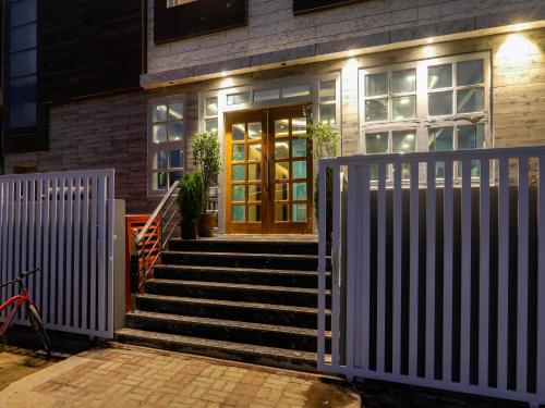 townhouse majestic hotel near phoenix palassio