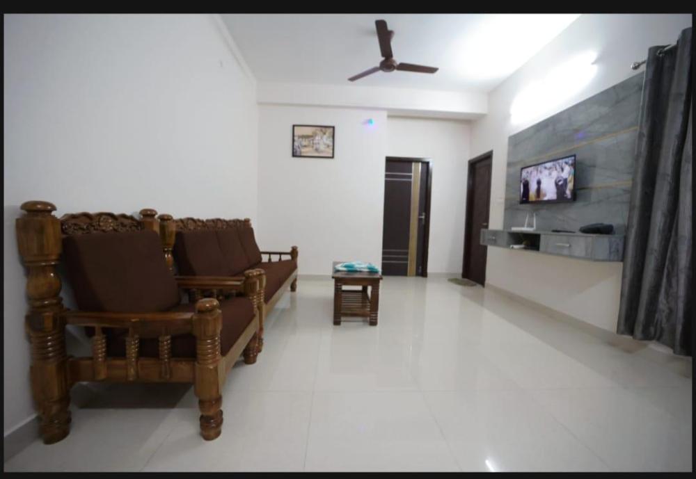 cm stays service apartment near chennai airport pallavaram