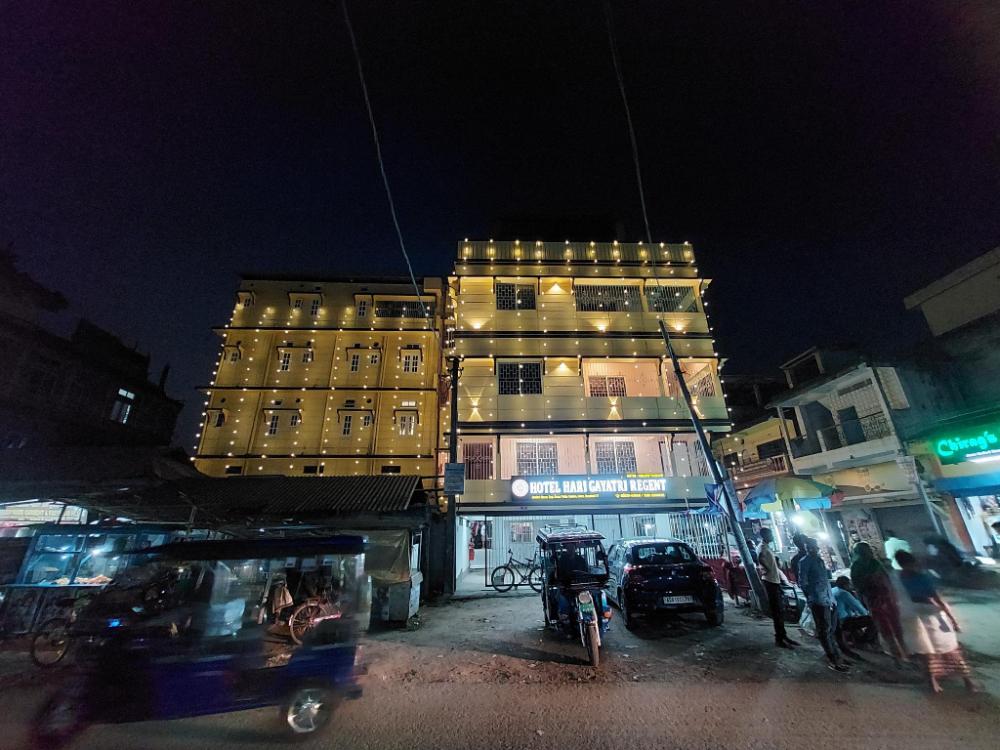 hotel hari gayatri regent