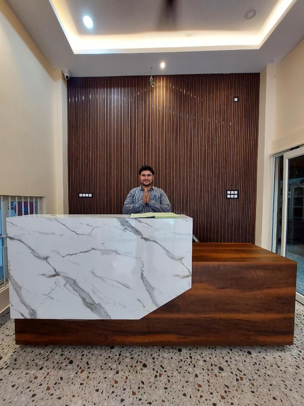 hotel hari gayatri regent