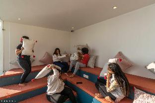 zostel mussoorie mall road