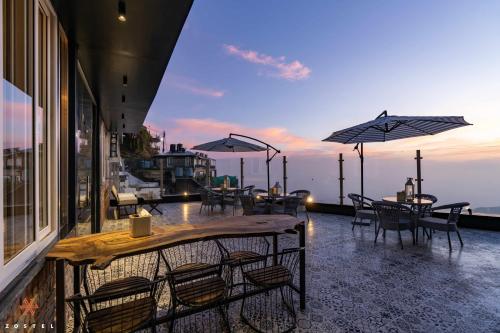 zostel mussoorie mall road