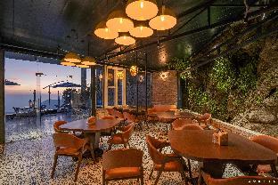 zostel mussoorie mall road