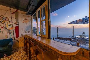 zostel mussoorie mall road