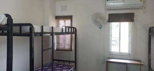 traveler hostel