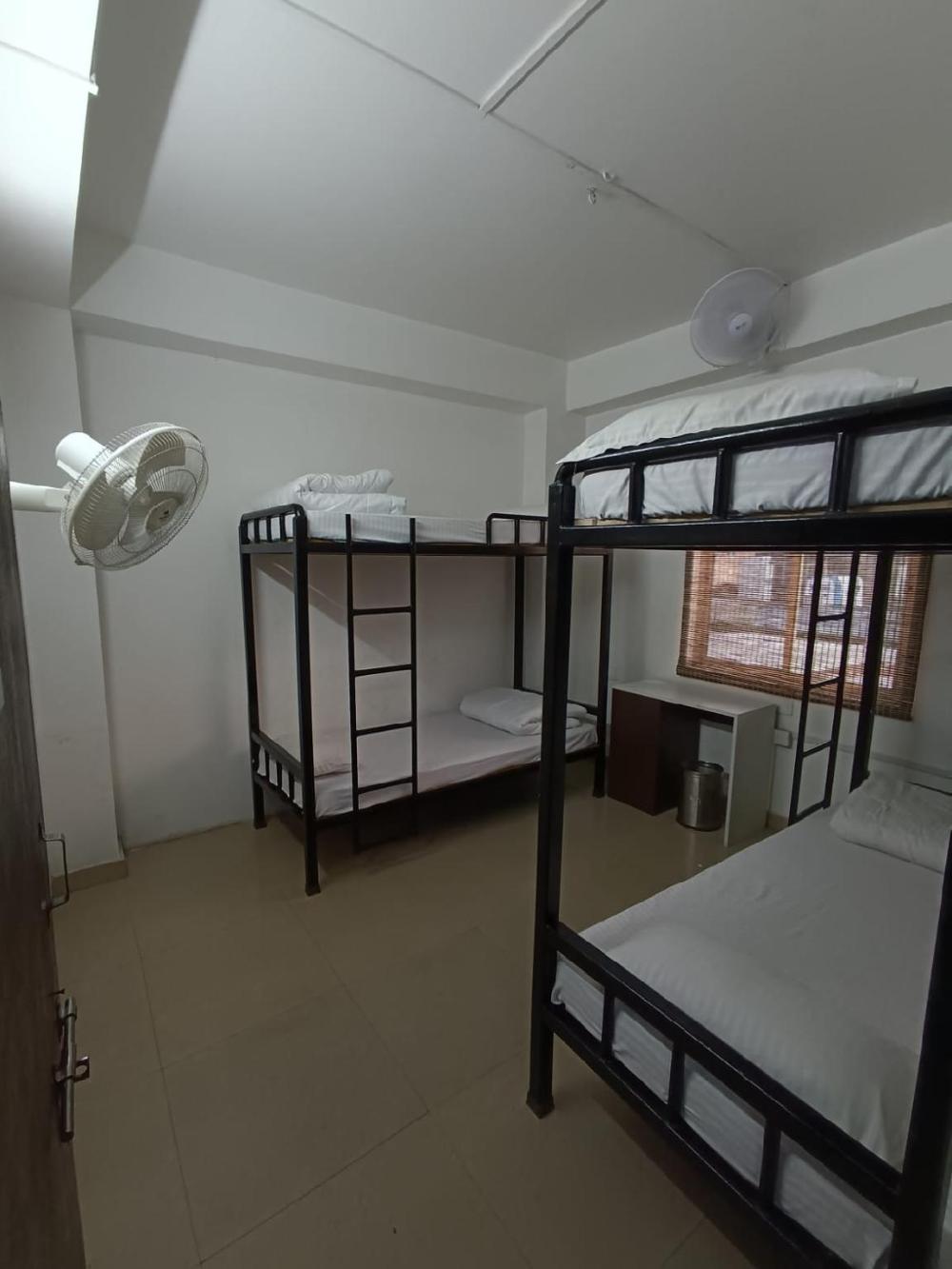 traveler hostel