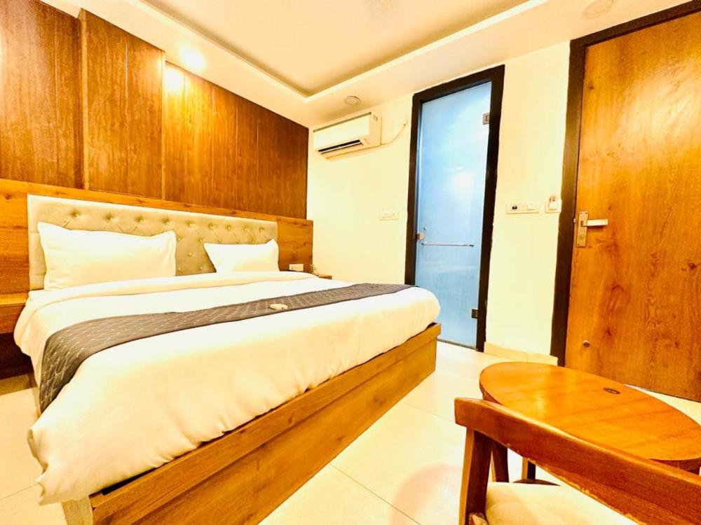 hotel the glory near delhi airport