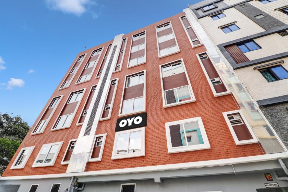 super townhouse ecity inn