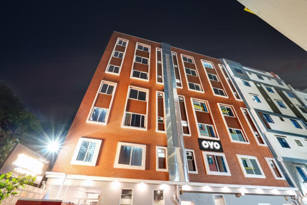super townhouse ecity inn
