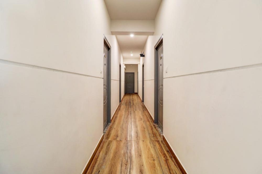 super townhouse ecity inn