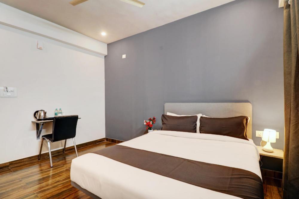 super townhouse ecity inn