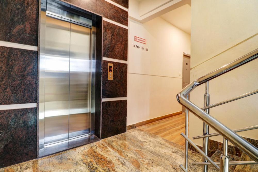 super townhouse ecity inn