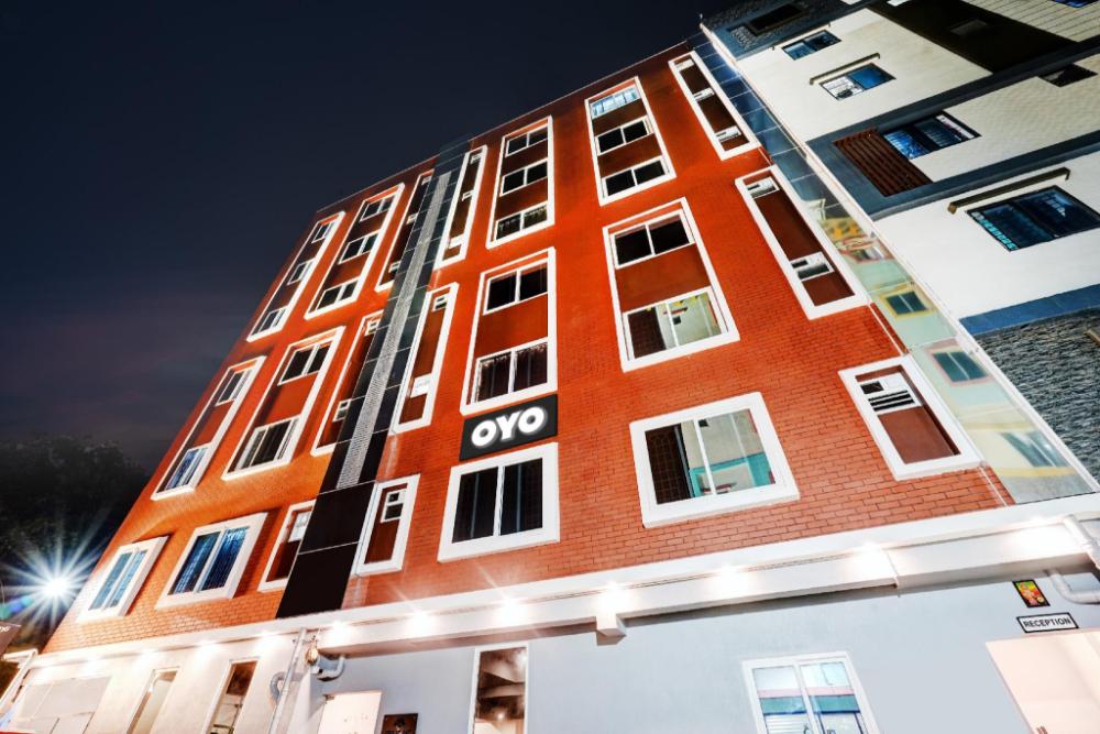 super townhouse ecity inn