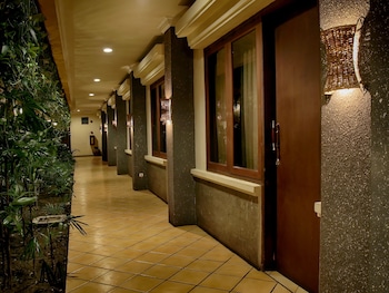 lotus garden hotel