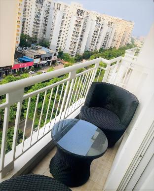 maple tree lucknow couple friendly