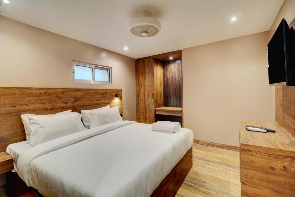 hotel embrace inn near exhibition center