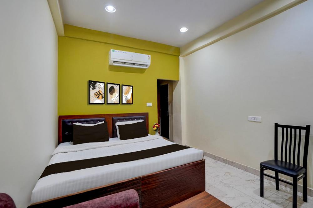 super hotel o samne ghat