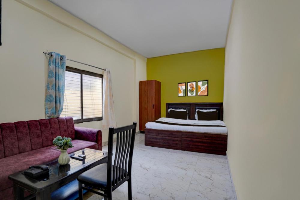 super hotel o samne ghat