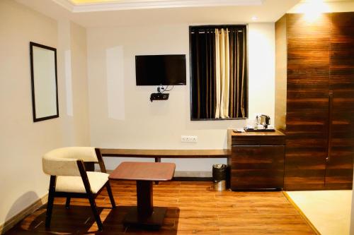 hotel the magic tree karol bagh new delhi