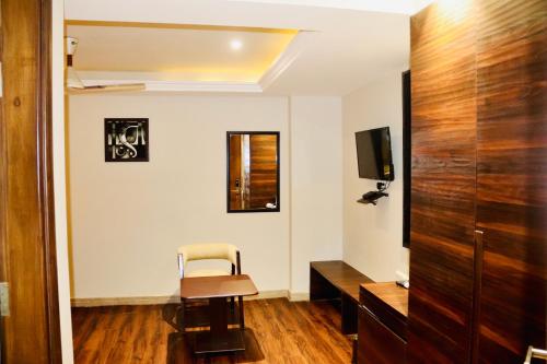 hotel the magic tree karol bagh new delhi