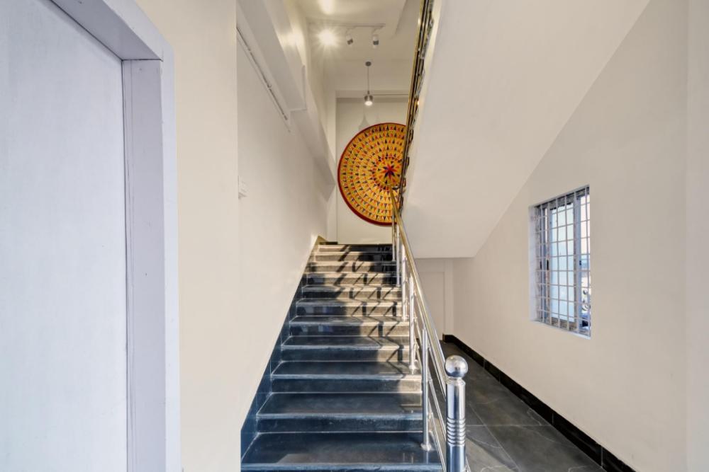 super hotel o axom inn