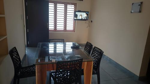 souparnika lakeview homestay