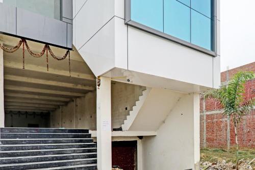 super hotel o 820943 hotel the vindh