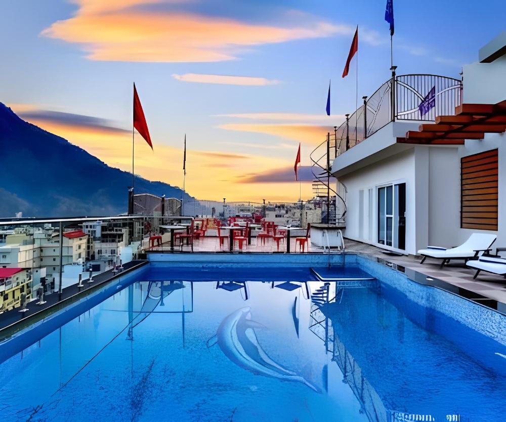 the leisure cave premier