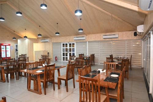 praveg tent city ayodhya saryu