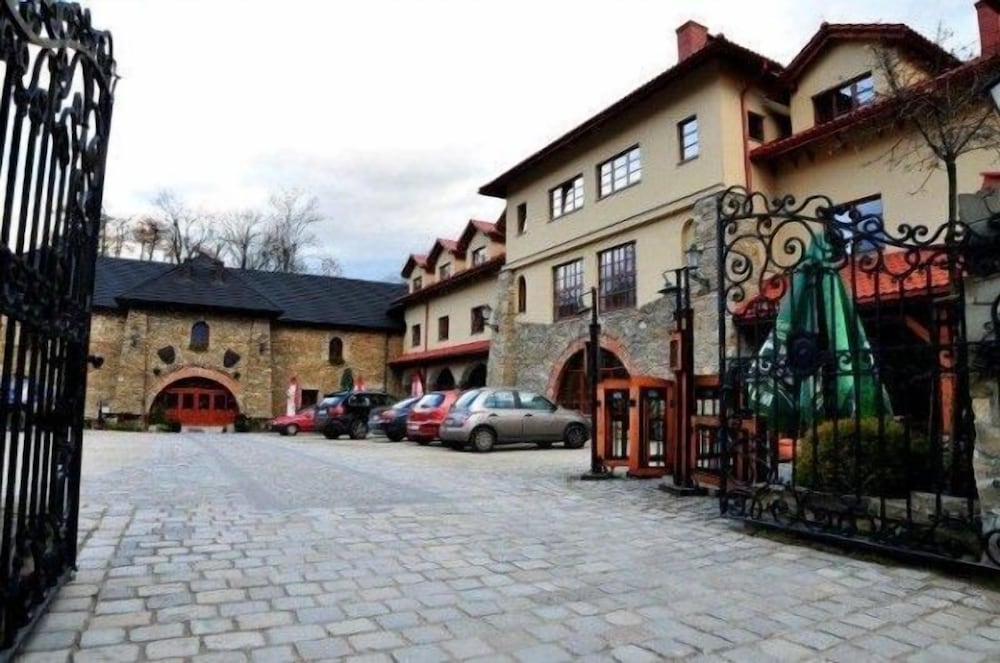 folwark stara winiarnia