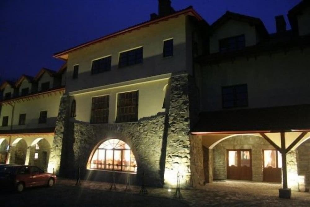 folwark stara winiarnia